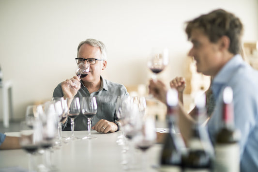 M. : " James Suckling on Wine Points: 4 Tips for Tasting Wine "