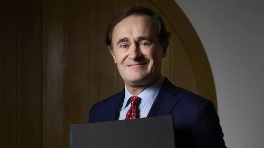 "Mouton Rothschild dévoile l’étiquette haute en couleur de son millésime 2023"