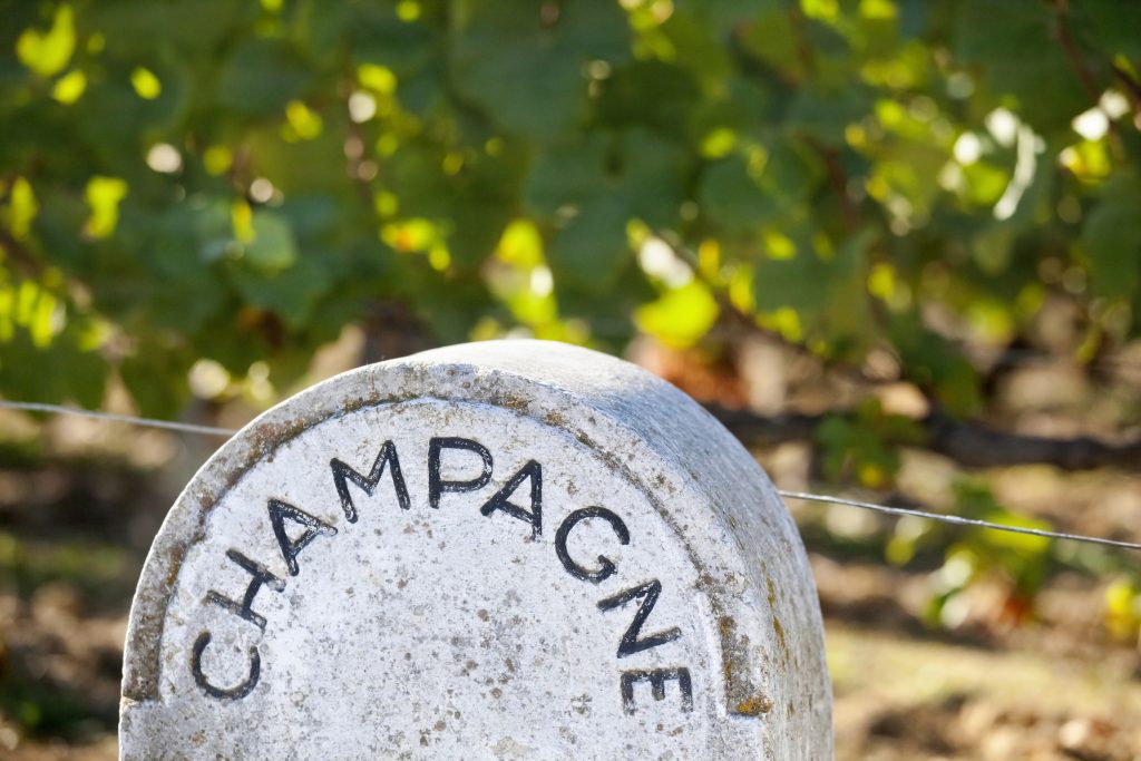 D.B. : " SGV qualifies ‘U-turn’ on promise to eliminate herbicides in Champagne by 2025 "